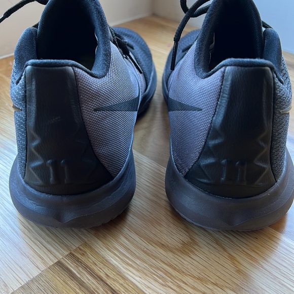 Authentic Men’s Nike Kyrie Sneakers. Black/Gray. Size 11.5. - Picture 2 of 7